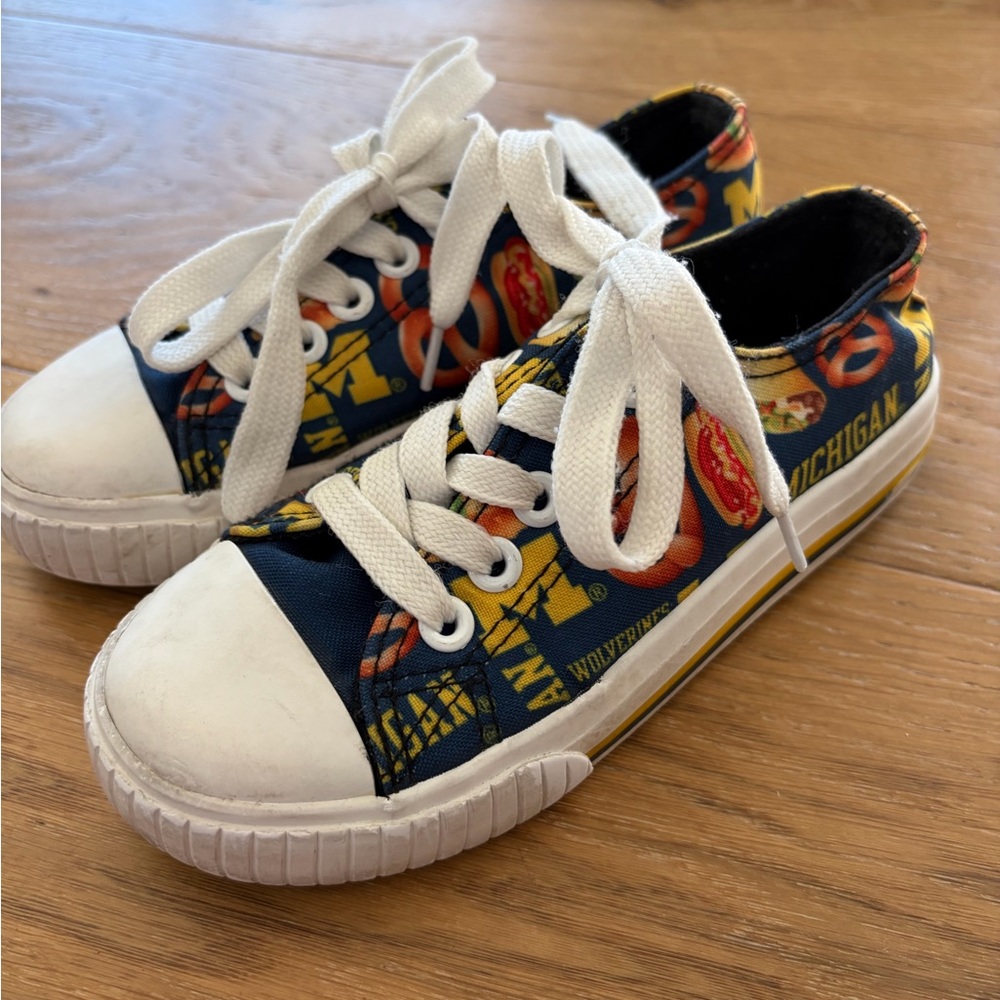 Kids Michigan Wolverines Sneakers!